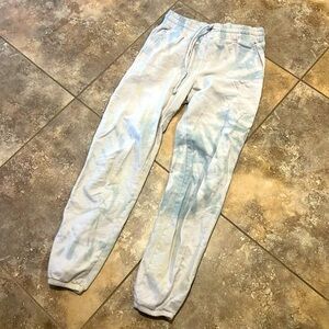 LIKE NEW! Beyond Yoga tie dye sweats